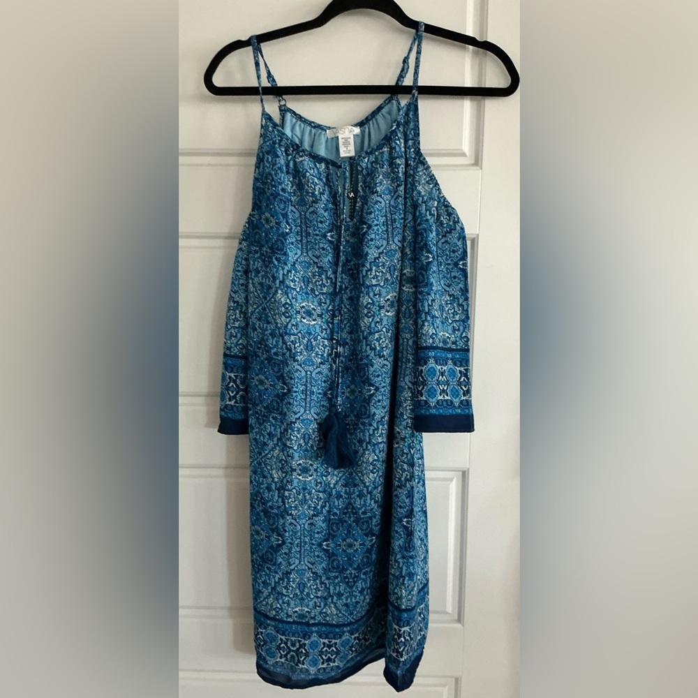 VASNA Woman’s Medium Blue Cold Shoulder Paisley Print W/Bell Sleeves Dress NWT
